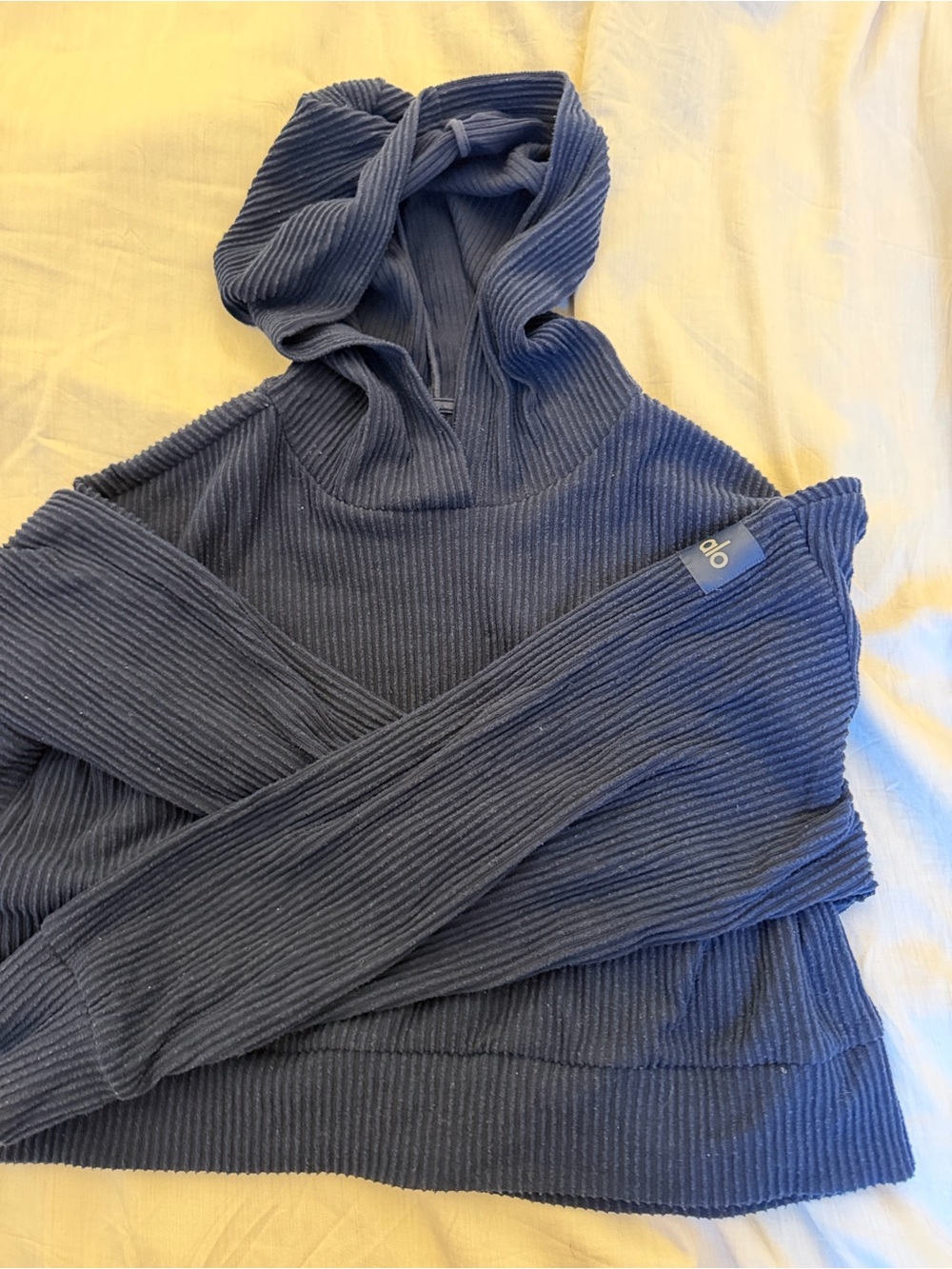 LIKE NEW ALO Yoga women’s Ribbed Hoodie Sweater in Slate Blue